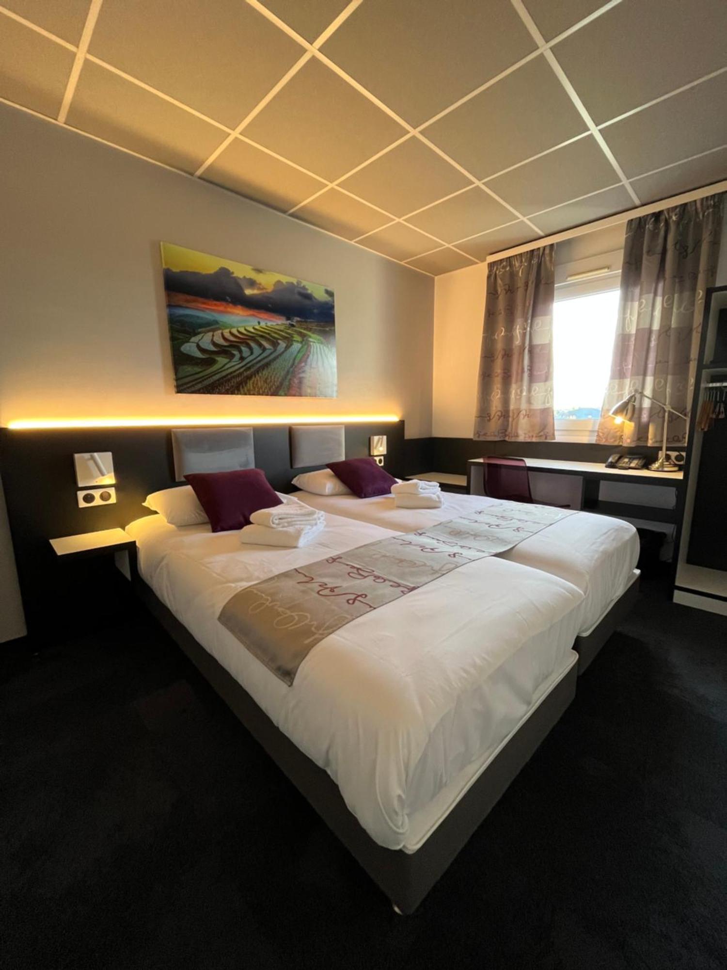 Brit Hotel Le Vesoul Exterior photo